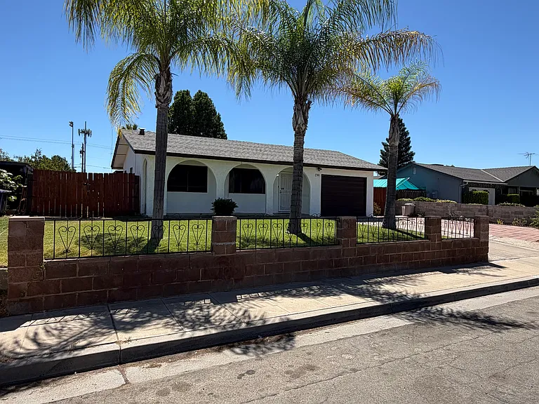 3056 Jasper St — Photo 3