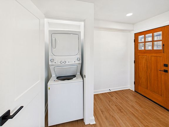 5th image of 607 Foch St APT B
