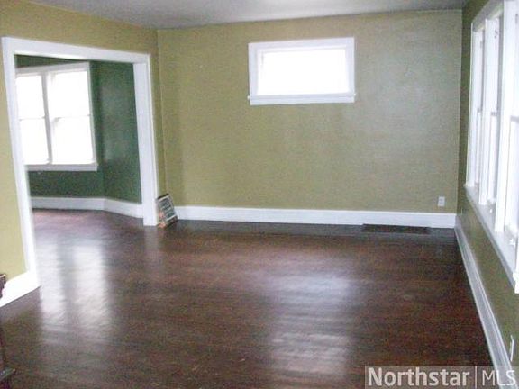 2nd image of 421 Van Buren Ave