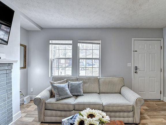 3rd image of 1170 Atlantic Dr NW #A