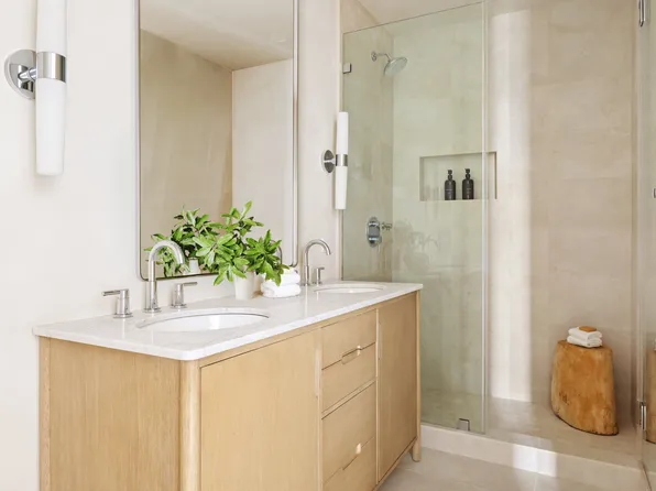 668 Baltic Street image 11 of 21