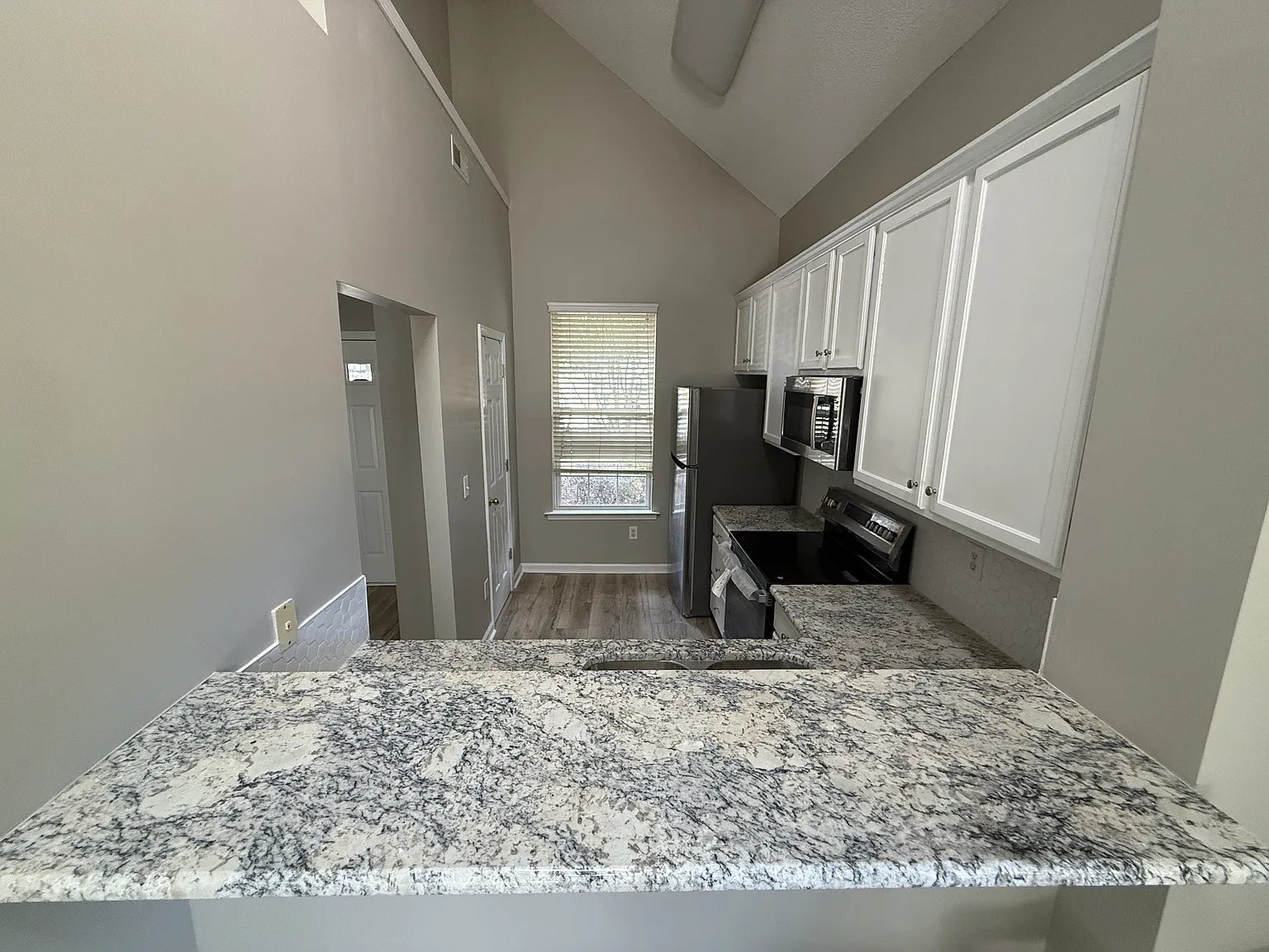 930 Cinnamon Dr — Photo 3