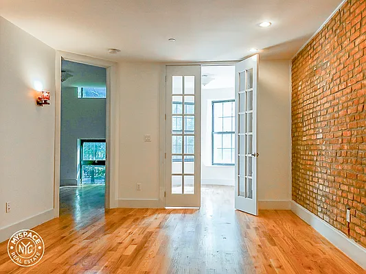 Rented by MySpaceNYC | media 2