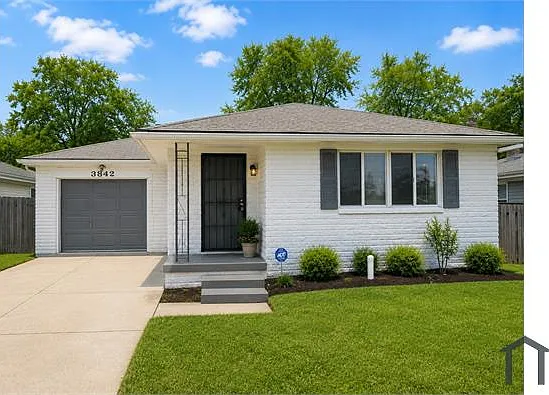 3 bed, 1150 sqft, $1,749 — Photo 1