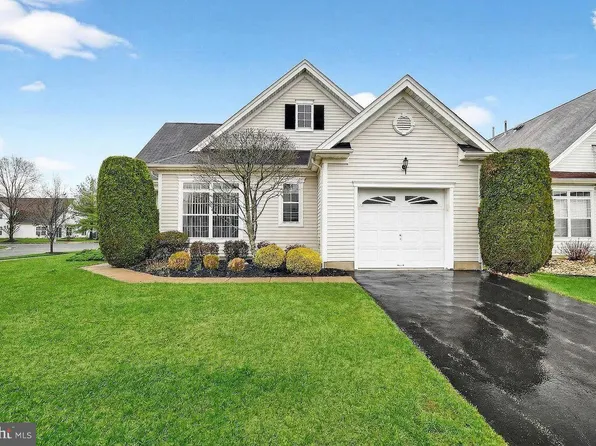 164 Tunicflower Ln, West Windsor, NJ 08550