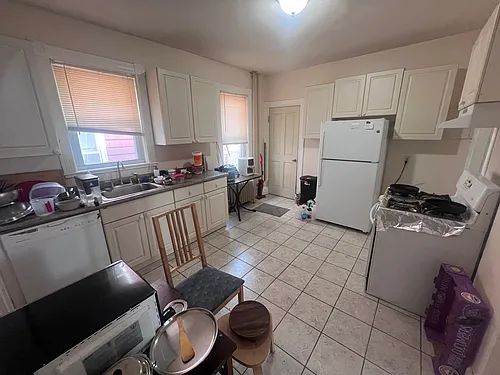 90 Fisher Ave Photo 1