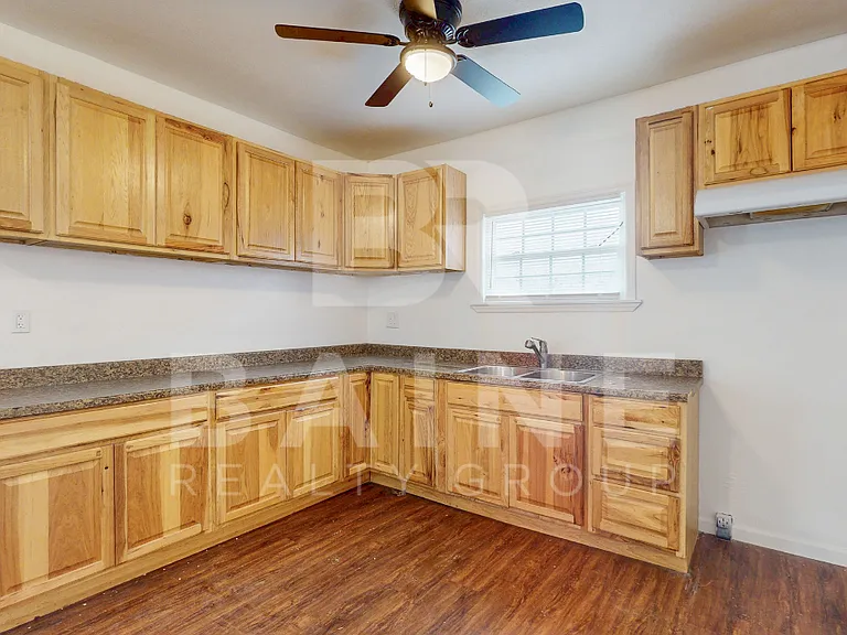 2621 Sevier Ave — Photo 12