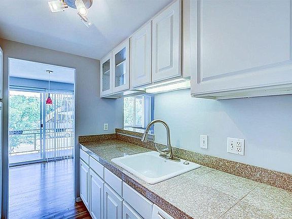 2nd image of 830 E 11th Ave APT 205