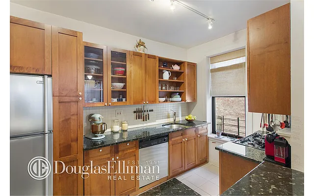 Sold by Douglas Elliman | media 10