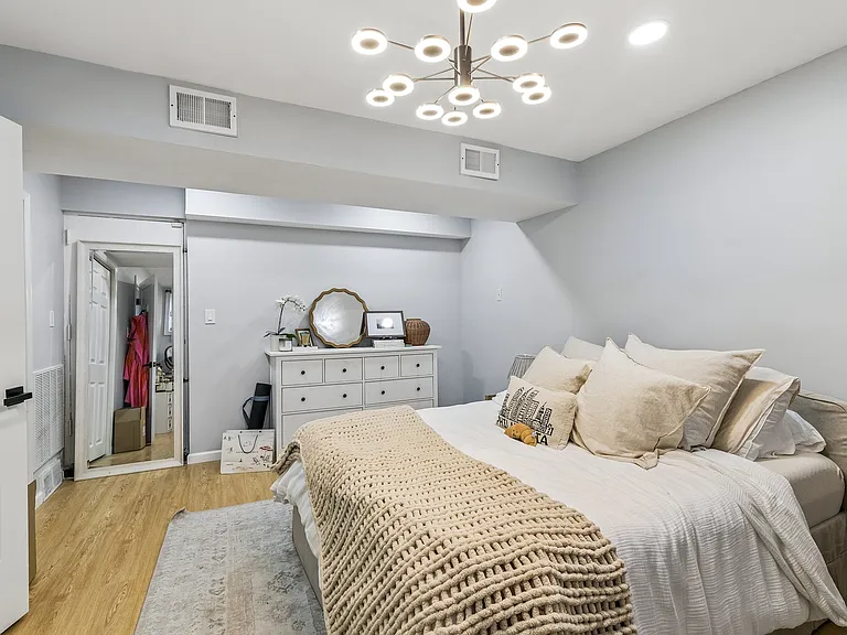 1130 Lombard St — Photo 32