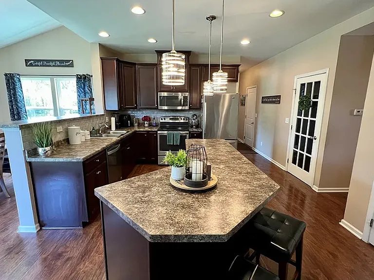 Airmont Dr — Photo 7