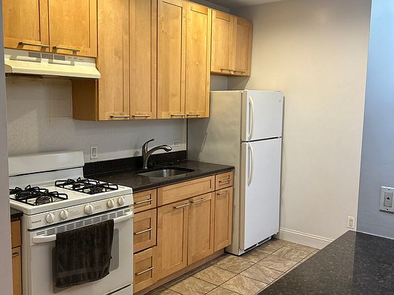 5th image of 600 W 187th St APT 21