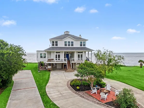 4522 Tharp Dr, Seabrook, TX 77586