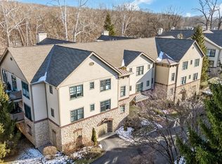 8160 Mount Air Pl, Columbus, OH 43235