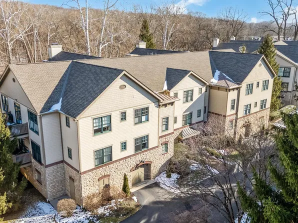 8160 Mount Air Pl, Columbus, OH 43235