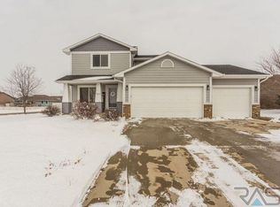 1000 Perry Ln, Harrisburg, SD 57032