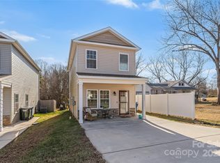 1764 17th Ave NE, Hickory, NC 28601