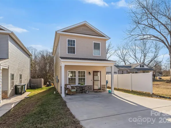 1764 17th Ave NE, Hickory, NC 28601