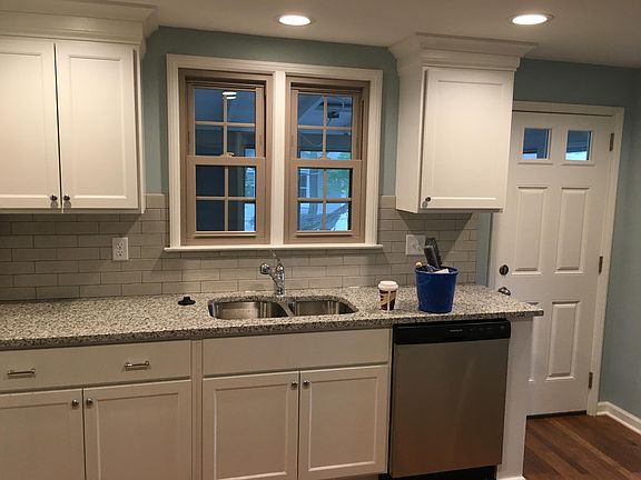 3rd image of 1112 Northwest Blvd