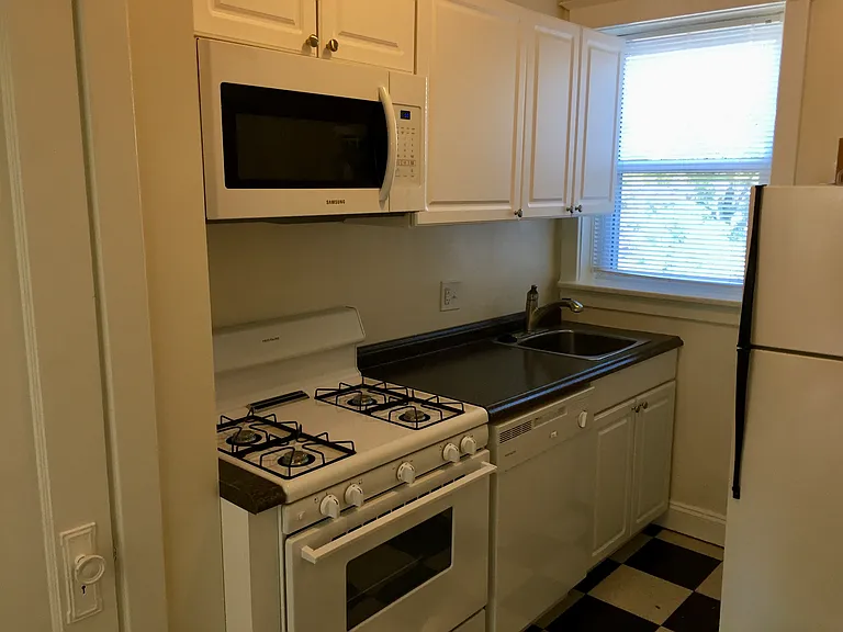 7405 Lyndover Pl #3W — Photo 6