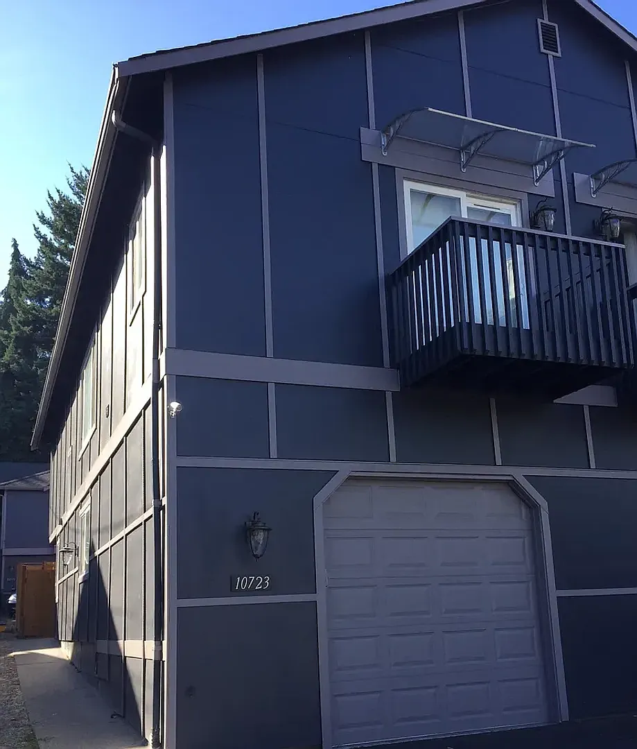 Spacious 3-Bed Townhome with Private Yard & Garage — Photo 1
