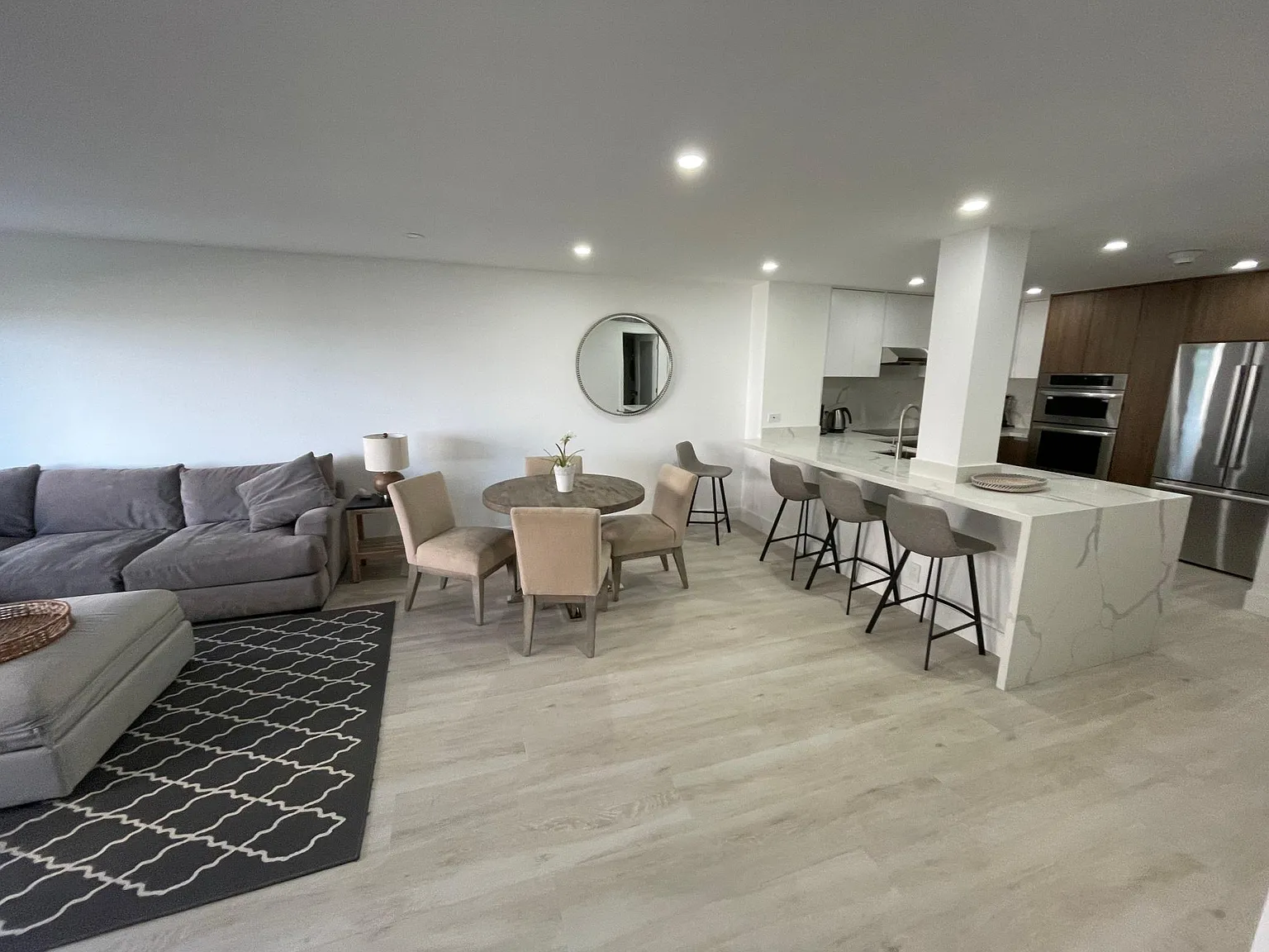 2 bed, 1080 sqft, $5,000 — Photo 2