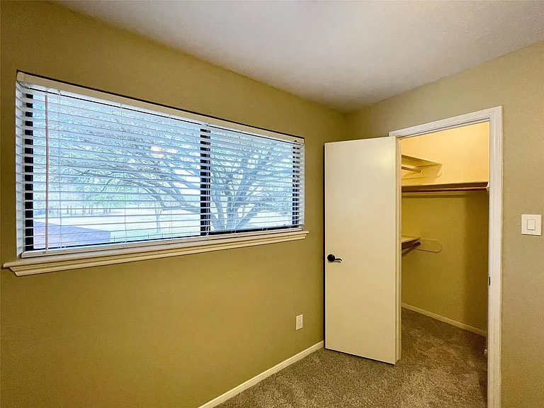 15006 Elmont Dr — Photo 34