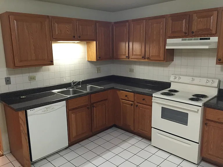 112 Olesen Dr #100 — Photo 3