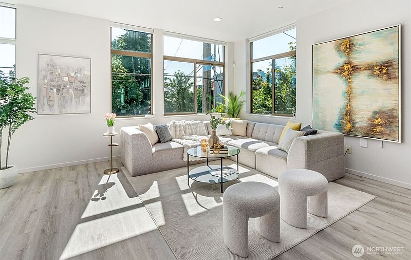 5th image of 6747 15th Avenue NW