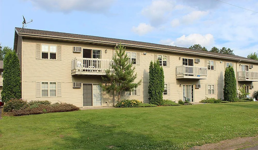 2 bed, 1.5 bath, $850 — Photo 1