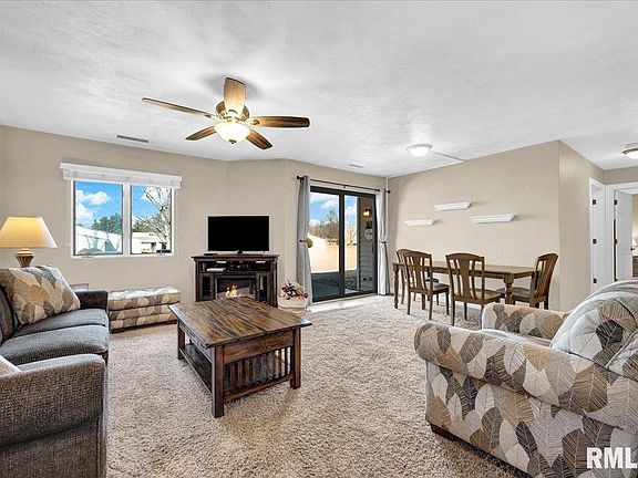 3rd image of 2223 Veterans Rd Unit 21