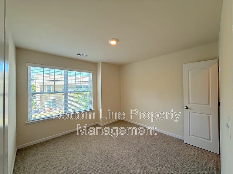 4708 Pepperstone Ln — Photo 14