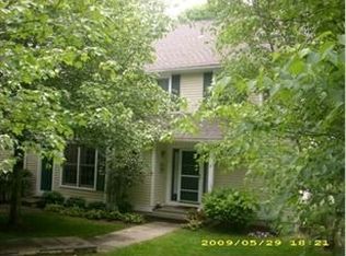 8 Cross River Rd, Mount Kisco, NY 10549