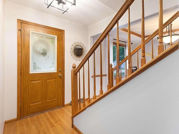 3rd image of 3433 Meadow Ct
