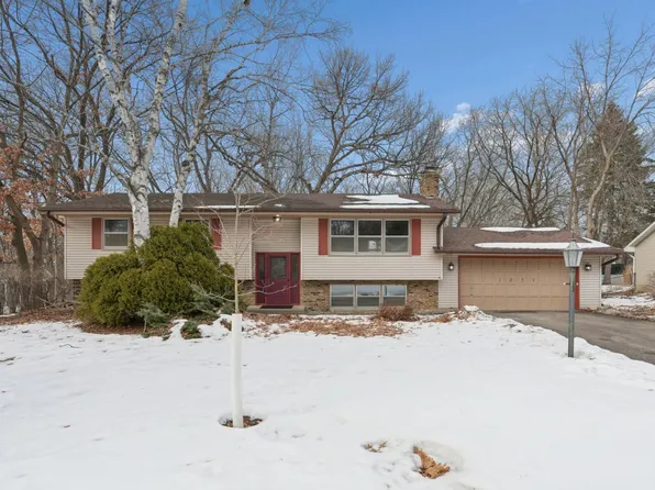 1051 Tiller Ln, Shoreview, MN 55126