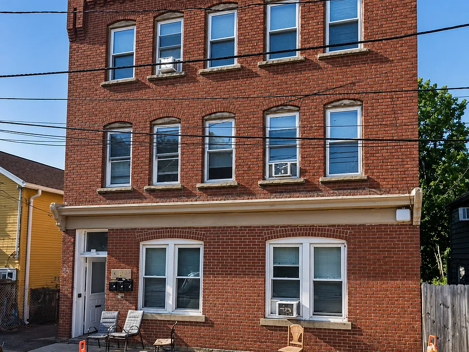 14-2 Portland St