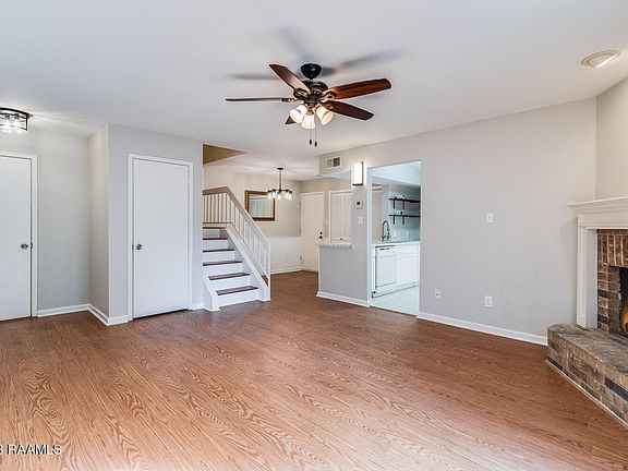 2nd image of 1304 E Bayou Pkwy APT 1C
