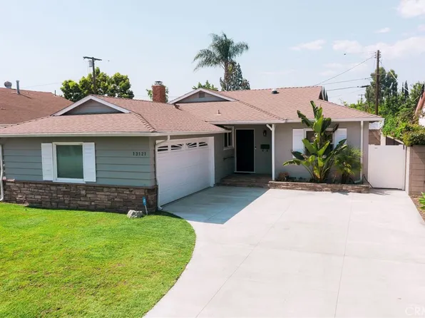 13121 Hartland St, North Hollywood, CA 91605