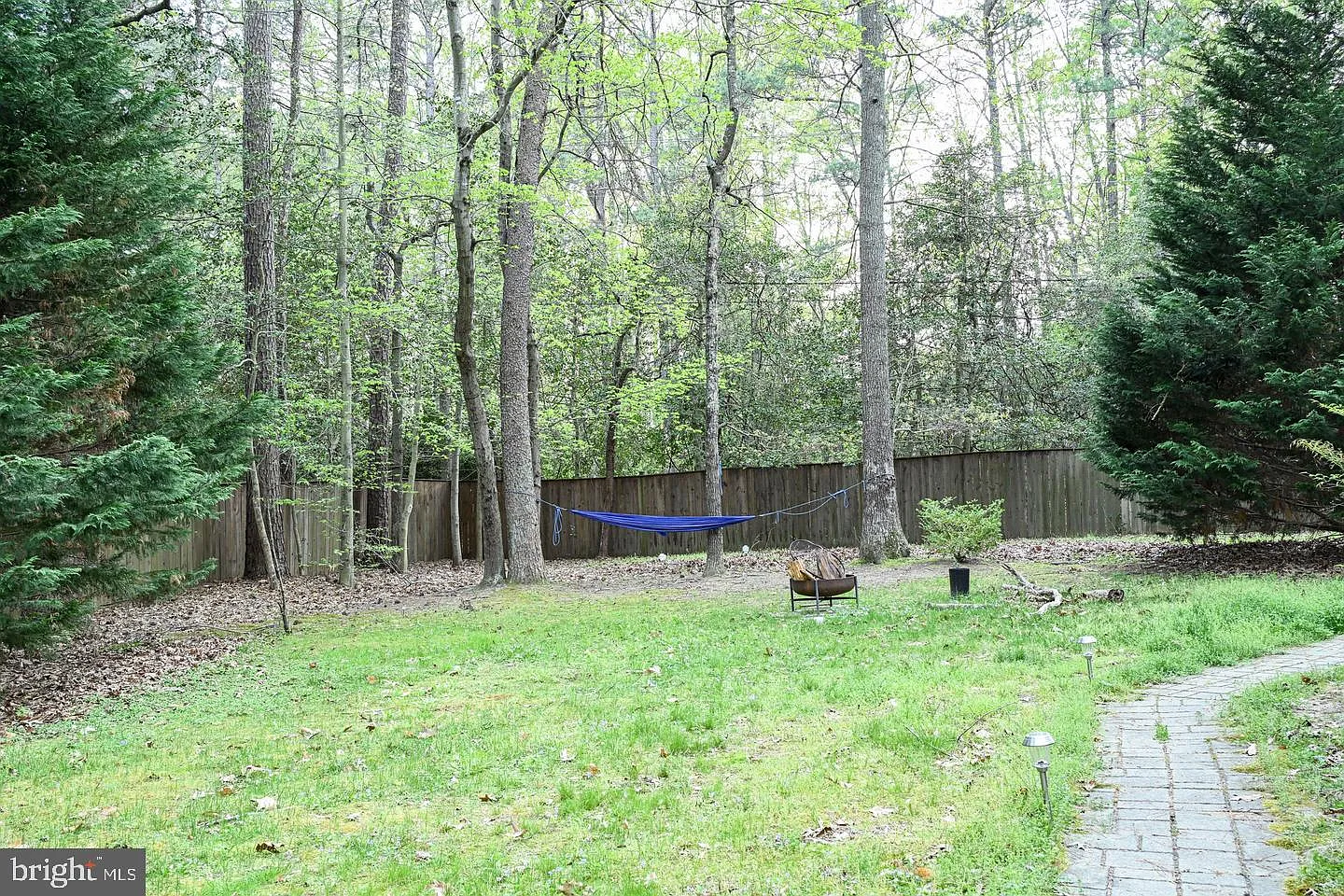 3 bed, 2.0 bath, 1448 sqft, $1,850 — Photo 3