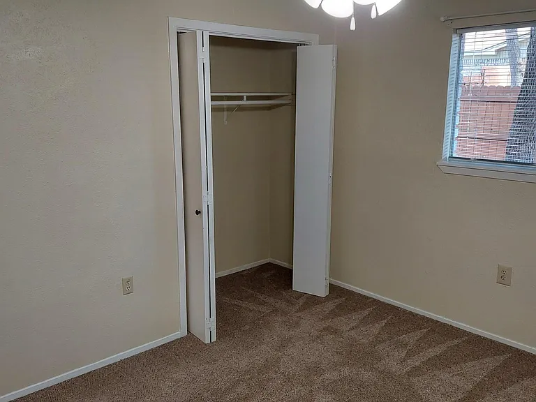 14002 Harbor Dr — Photo 18