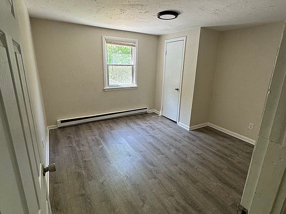 5th image of 218 Pond Hill Rd #2