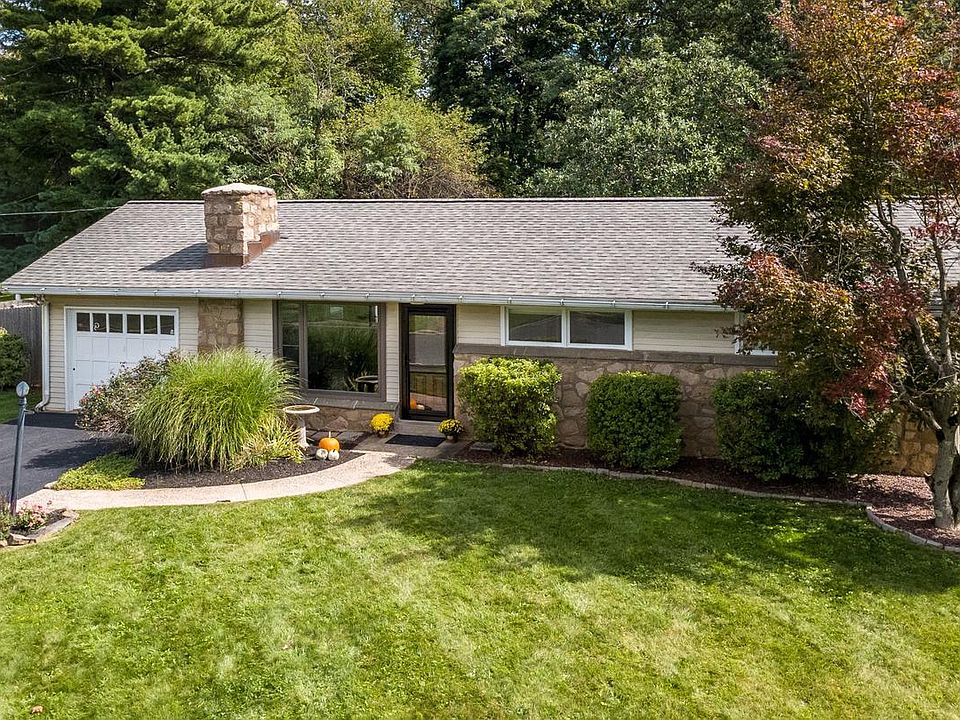 1st image of 16 Lantern Ln