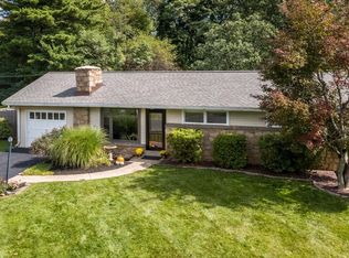 16 Lantern Ln, Lansdale, PA 19446
