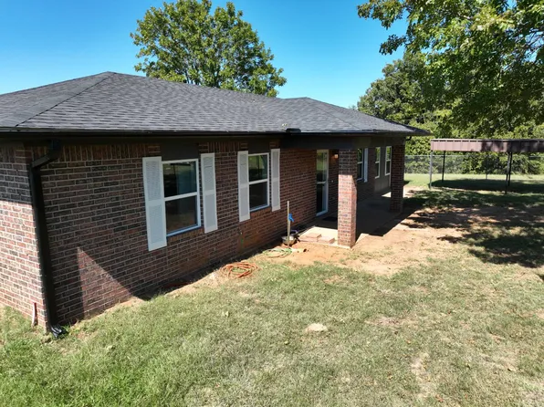 2139 E 2070th Rd, Hugo, OK 74743