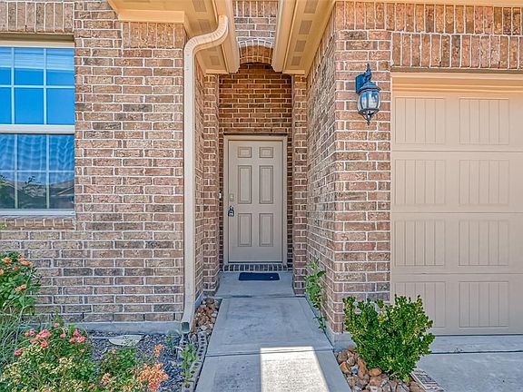 4th image of 6023 Blue Pansy St