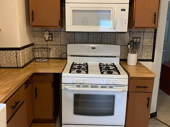 5th image of 702 S Jackson St #2
