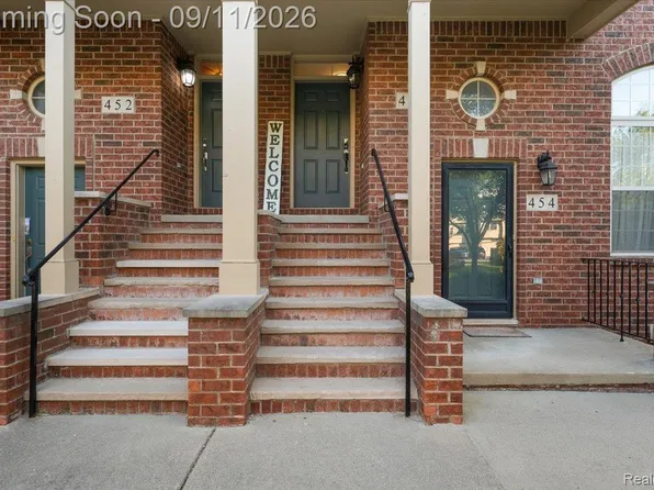 456 Boardwalk Dr, Walled Lake, MI 48390
