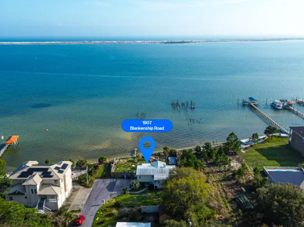 1907 Blankenship Rd, Navarre, FL 32566