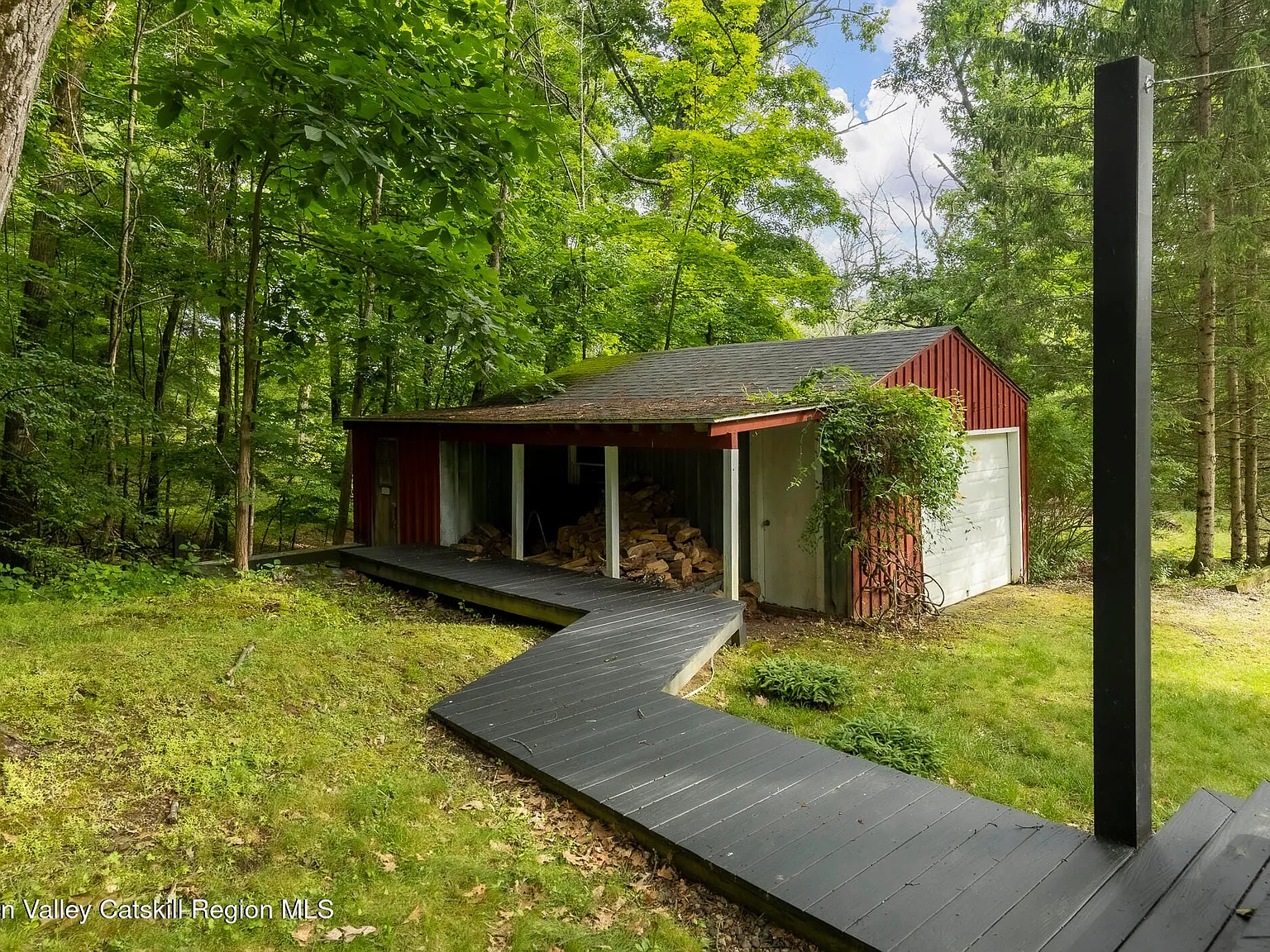 3 bed, 2.0 bath, 2156 sqft, $3,500 — Photo 4
