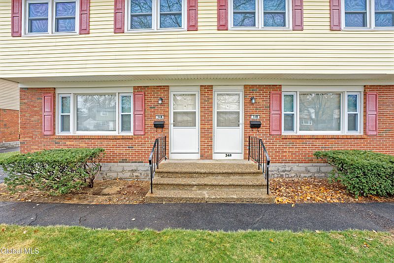 3rd image of 34 Commodore Street